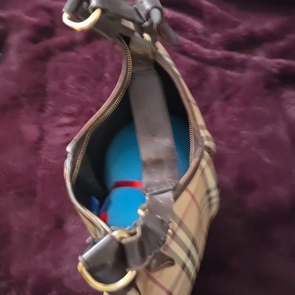 Burberry Tan Plaid Women's Bag - Picture 4 of 15